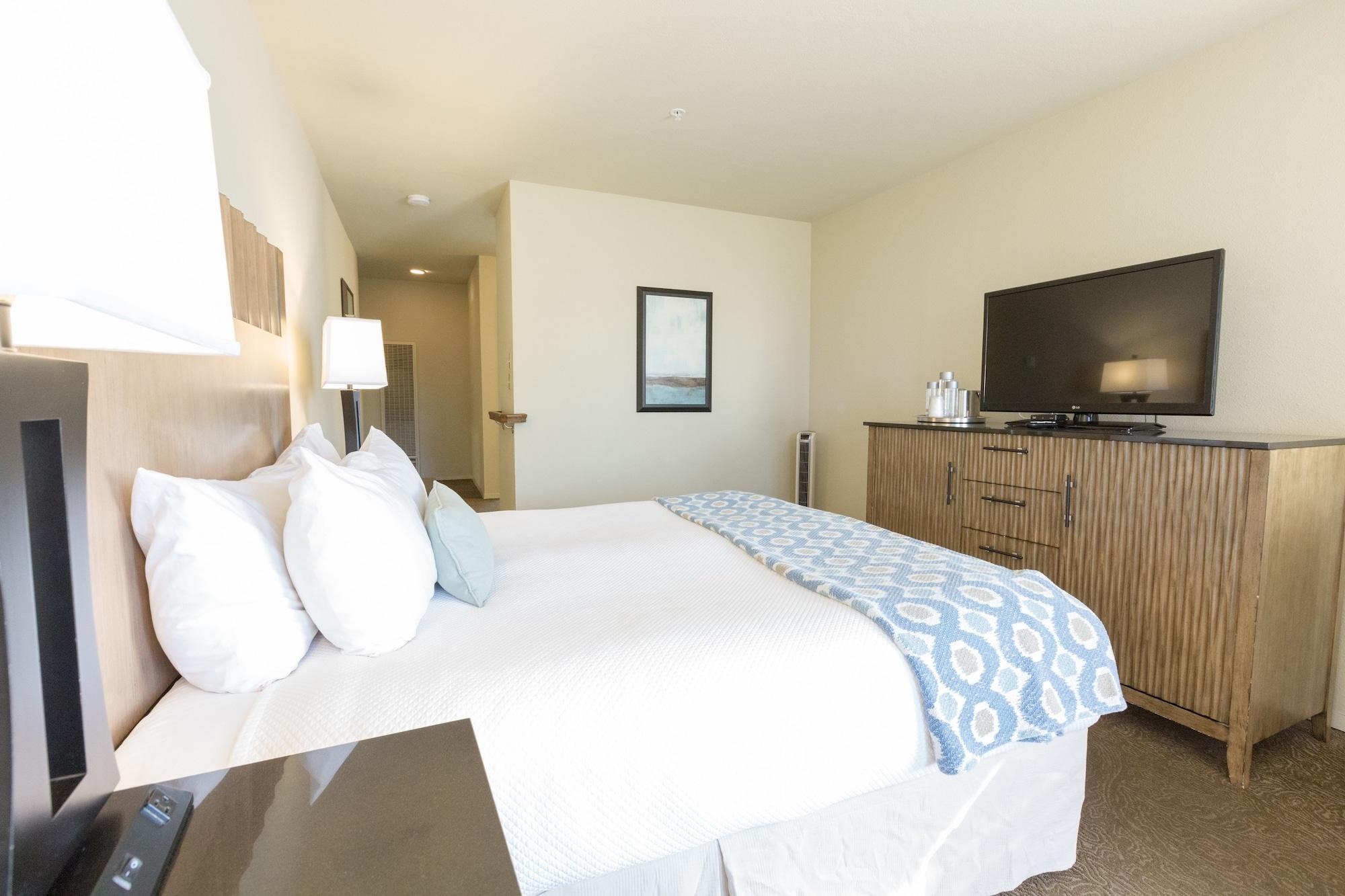 Cambria Landing Inn And Suites Exterior foto