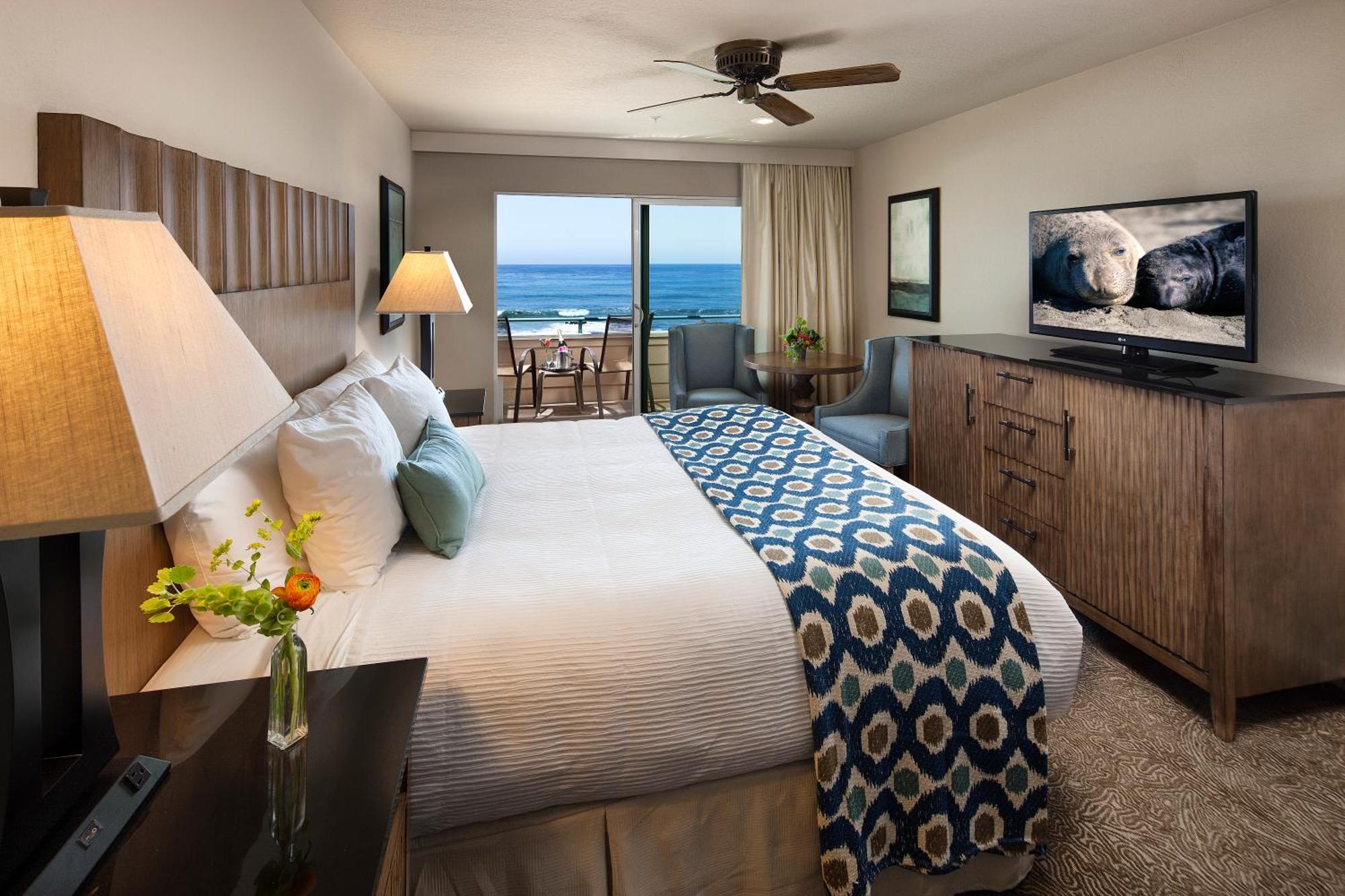 Cambria Landing Inn And Suites Exterior foto