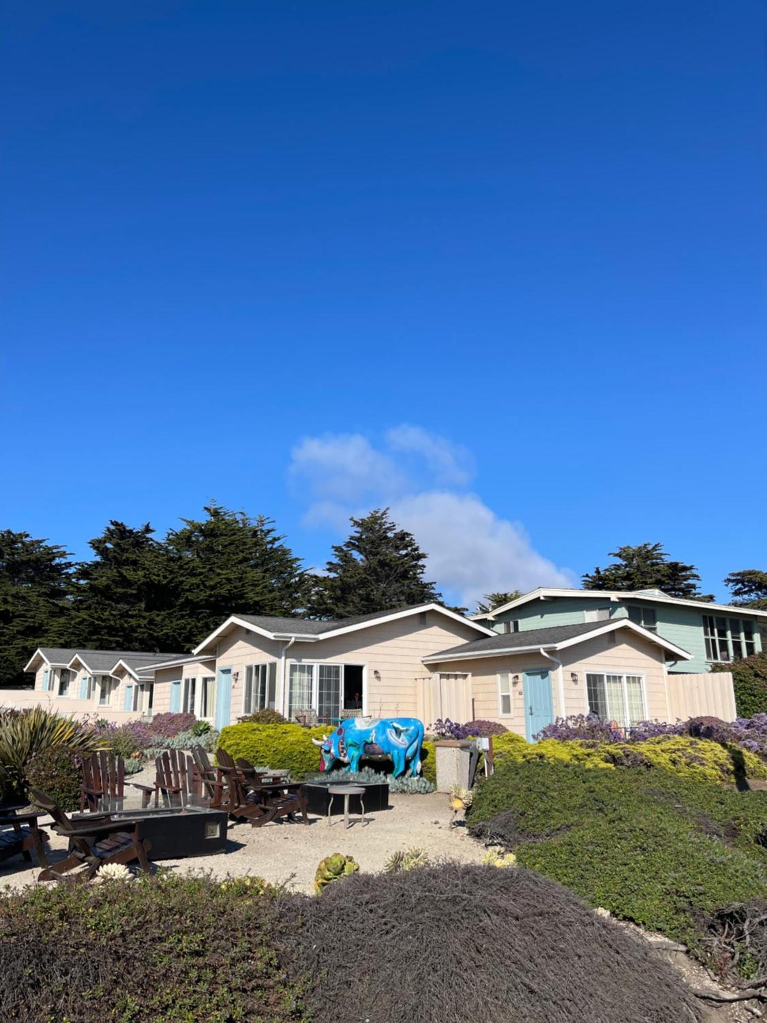 Cambria Landing Inn And Suites Exterior foto