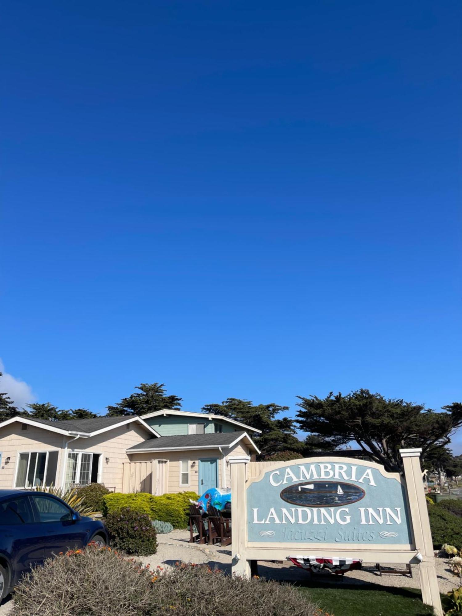 Cambria Landing Inn And Suites Exterior foto